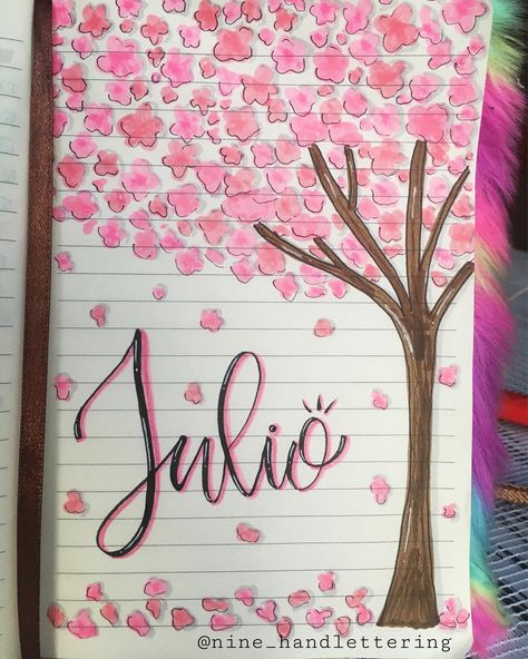 Idea de portada sencilla para el mes de julio. Inspirado en mi árbol favorito, el tajibo, que florece en invierno y llenan de color las calles cruceñas 🌸. #lettering #handlettering #letteringenespañol #letteringespañol #julio #bujo #bulletjournal #bulletjournaling #tajibo #crayolasupertips #tombowfudenosuke #tombow #tombowdualbrushpens #portadafacil #santacruzdelasierra Anatomy Illustration, Bullet Journal, Pink, Color, Art