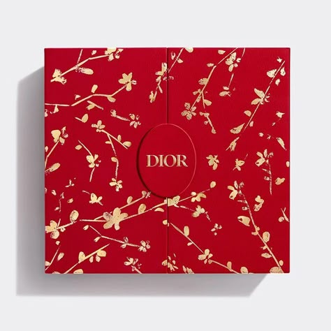 Cocktail Book Design, Sweet Box Design, Skincare Gifts, House Of Dior, Luxury Beauty Products, Luxury Packaging Design, Graphic Design Cards, Red Packet, Christmas Stationery