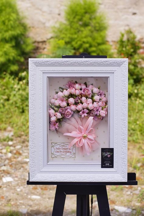 Bouquet Frame, Pressed Flower Crafts, Fleurs Diy, Wedding Cards Handmade, Diy Jar Crafts, Flower Arrangements Simple, Paper Flower Bouquet, Flower Arrangements Diy, Flower Diy Crafts