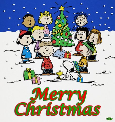 Nothing Says Christmas Like Peanuts - Win a PEANUTS Holiday Prize Pack #Giveaway - Tourist Meets Traveler Merry Christmas Charlie Brown, Peanuts Gang Christmas, A Charlie Brown Christmas, Funny Christmas Pictures, Snoopy Images, Snoopy Wallpaper, Brown Christmas, Peanuts Christmas, Snoopy Pictures