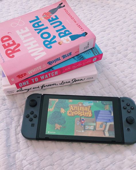 Emma ❣️ on Instagram: “What are your hobbies?!  ⇢ I love to bake, read (obviously), journal and I’ve been trying to get back into playing Animal Crossing  ⁣…” Aesthetic Nintendo Switch, Console Aesthetic, Aesthetic Nintendo, Playing Animal Crossing, La House, Dream Things, Switch Nintendo, Goal Board, Nintendo Switch Lite