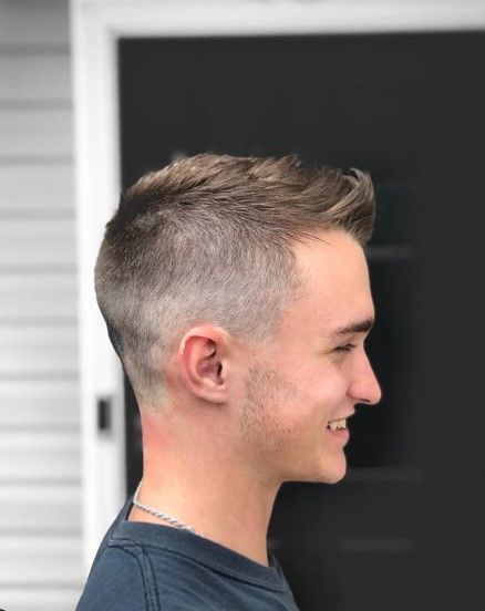 Fade Cut with Side Part Hairstyle for Teenage Guys Haircuts For Teen Boys, Popular Boys Haircuts, Skin Fade Hairstyle, Hairstyles For Teenage Guys, Man Haircuts, David Hair, 100 Hairstyles, Teen Haircuts, Short Hair For Boys