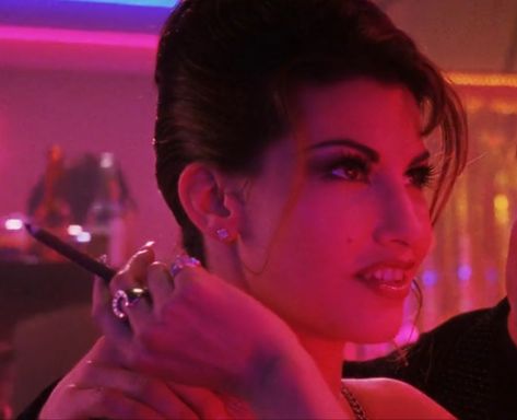 Showgirls Aesthetic, Ginger Casino, Showgirl Aesthetic, Showgirls 1995 Aesthetic, Showgirls Movie, Show Girls 1995, Burlesque Movie, Fem Fatale, Showgirls 1995