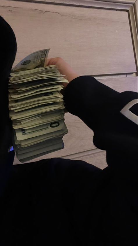 Asthetic Picture Money, Soccer Relationships, Thug Life Wallpaper, Dancer Lifestyle, I Get Money, Dump Ideas, Black Dude, Mo Money, Money Pictures