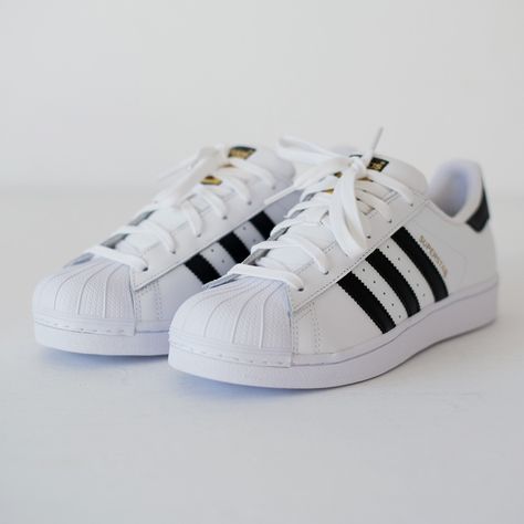 Adidas Shoes Women Superstar, Best Adidas Shoes, Addias Shoes, Cool Adidas Shoes, Sneakers Adidas Superstar, Adidas White Shoes, Adidas Superstar Women, Men's Adidas (men), Superstar Shoes