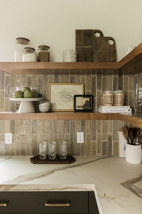 Earthy Backsplash Kitchen, Wood Tile Backsplash Kitchen, Tan Backsplash Kitchen, Tiled Splashback Kitchen, Clay Backsplash, Backsplash Tile Ideas, Brown Backsplash, Earth Tones Kitchen, Kitchen Splashback Tiles