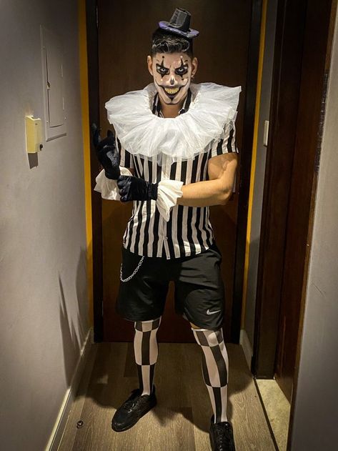 Clown Men Costumes, Scary Costume Ideas For Men, Halloween Costumes Men Scary, Make Up Halloween Hombre, Makeup Halloween Hombre, Clown Makeup Men, Mens Clown Costume, Clown Halloween Costume, Gay Halloween Costumes