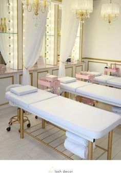 Salon vibe on Pinterest Nail And Lashes Salon, Massage Room Interior Design, Massage Room Ideas Decor, Luxury Massage Room, Massage Room Aesthetic, Lash Studio Ideas, Lash Salon Decor, Lash Salon Interior Design, Massage Room Ideas