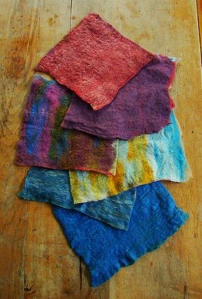 Wet Felting Tutorial, Tovad Ull, Wet Felting Projects, Wool Felt Projects, Felted Wool Crafts, Felt Pictures, Needle Felting Tutorials, Wet Felt, Needle Felting Projects