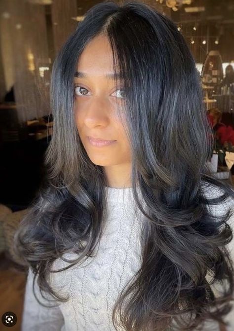 Blow Dry Hair Curls, Curly Blowout, Blowout Haircut, Hair Blowout, Blow Hair, Light Curls, Straight Hair Cuts, Blow Dry Hair, Hairstyles For Layered Hair