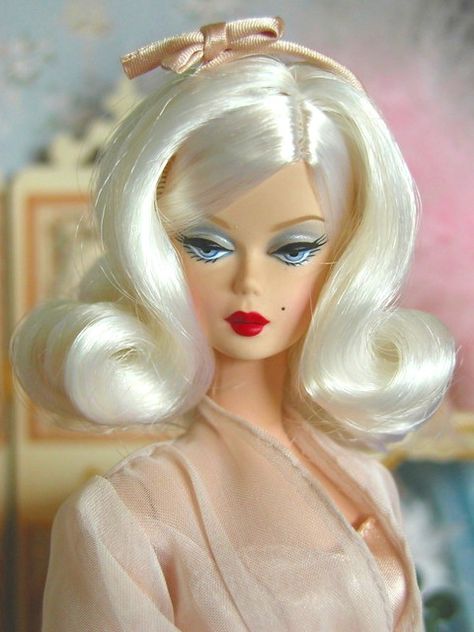 High Fashion Hair, Drag Make-up, Silkstone Barbie, Barbie Hair, Barbie Vintage, Beautiful Barbie Dolls, Vintage Barbie Dolls, Hair Reference, Barbie Friends