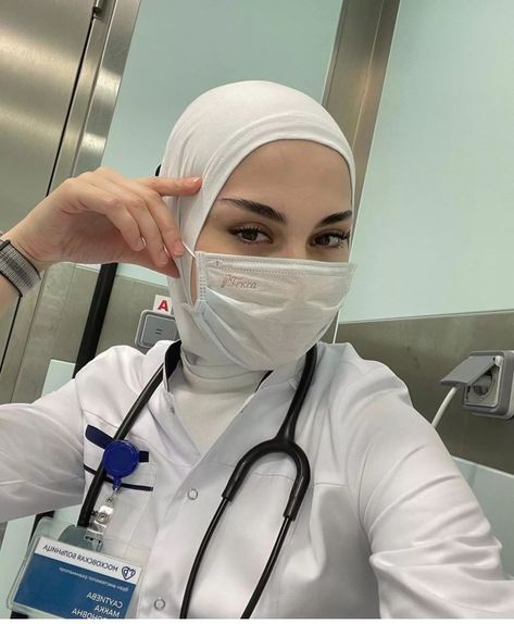 Hijabi Doctor Aesthetic, Hijabi Nurse, Medicine Moodboard, Hijabi Doctor, Tiktok Hooks, Medical Photography, Medical School Life, Nurse Aesthetic, Med School Motivation