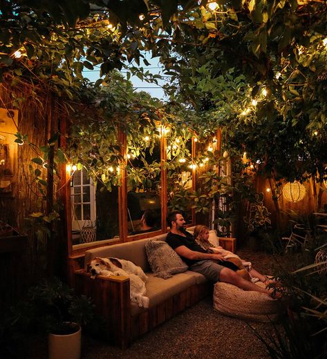 Outdoor Movie Night in a Small Garden | The Tiny Canal Cottage Backyard Night, Cottage Outdoor, Outdoor Movie Night, Small Courtyard Gardens, Garden Small, Small Courtyards, Outdoor Movie, Movie Nights, Small Garden Design