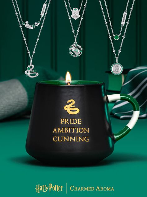 Gryffindor Jewelry, Slytherin Necklace, Slytherin Jewelry, Mug Candle, Charmed Aroma, Jewel Candles, Harry Potter Accessories, Harry Potter Charms, Harry Potter Room Decor