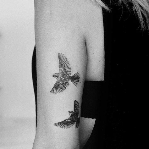 Sparrow Tattoo Design, Bird Tattoos Arm, Robin Tattoo, Tricep Tattoos, Hawk Tattoo, Sparrow Tattoo, Swallow Tattoo, Sweet Tattoos, Most Popular Tattoos