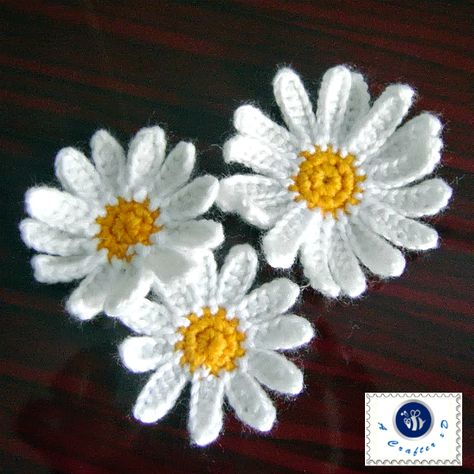 Appliques Au Crochet, Daisy Applique, Írska Čipka, Crochet Puff Flower, Crochet Embellishments, Crocheted Flowers, Mode Crochet, Crochet Daisy, Booties Crochet