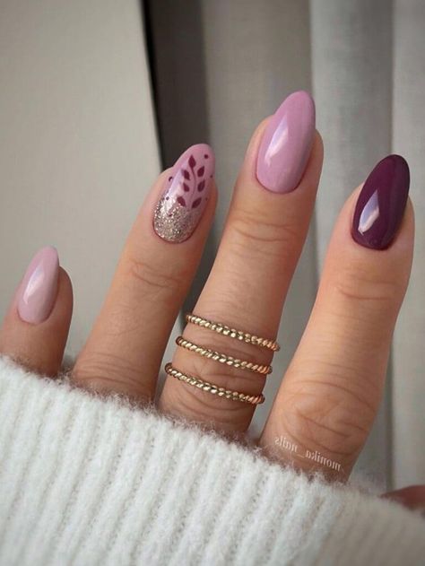 Mauve Nails Design, Gellac Nails, Mauve Nail Polish, Color Uva, March Nails, Mauve Nails, Elegant Manicure, Glitter Accent Nails, Elegant Nail Designs