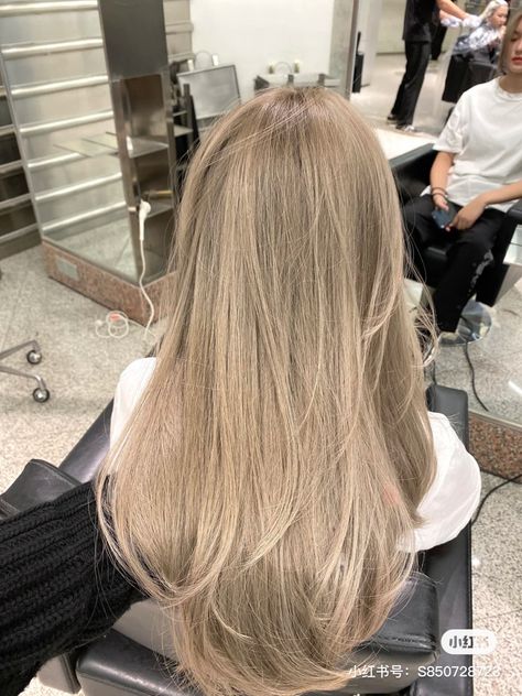 Creamy Buttery Blonde Hair, No Dimension Blonde, Sandy Beige Hair, Cool Toned Dark Blonde Hair, Sandy Blonde Hair Balayage, Hair Sandy Blonde, Light Ashy Blonde Hair, Expensive Blonde Hair, Champagne Hair Color