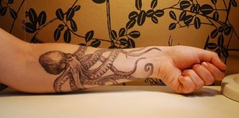 Tattoo Special, Octopus Tattoo Sleeve, Kraken Tattoo, Squid Tattoo, Octopus Tattoo Design, Octopus Tattoos, Kunst Tattoos, Tattoos Geometric, Octopus Tattoo