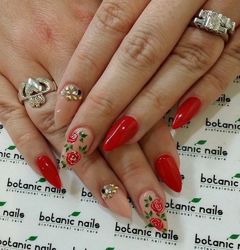 🌹❤️ Botanic Flowers, Mexican Nails, Botanic Nails, Quinceanera Nails, Flowers Nails, Nails Nude, Stiletto Nails Designs, Red Nail Designs, Super Nails