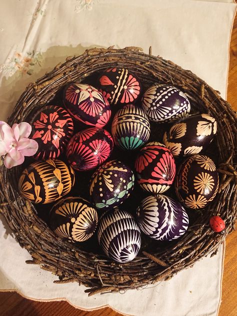 Traditional way of decorating Easter eggs Orthodox Easter Eggs, Polish Easter Eggs, Simple Ukrainian Easter Eggs, Traditional Easter Egg Designs, Ukraine Easter Eggs, Decorating Easter Eggs, Easter Egg Pattern, Easter Egg Decorating, Easter Time