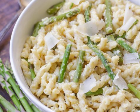 FAVORITE Lemon Pasta with Asparagus | Lil' Luna Sauce For Asparagus, Pasta White Sauce, Chicken Asparagus Pasta, Asparagus Pasta Recipes, Lemon Asparagus Pasta, Asparagus Pasta Salad, Pasta With Asparagus, Cheesy Chicken Pasta, Lemon Asparagus