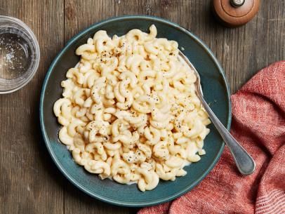 5-Ingredient Instant Pot Mac and Cheese Recipe | Food Network Kitchen | Food Network Instant Pot Mac And Cheese, Pot Mac And Cheese, Best Macaroni And Cheese, Instant Pot Pasta, Macaroni N Cheese Recipe, Cheese Food, Food Instant Pot, Instant Pot Meals, Recipes Instant Pot