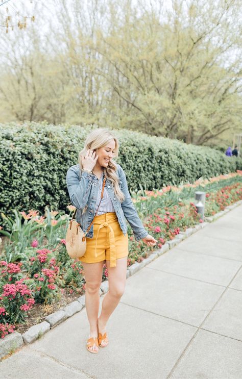 I LOVE denim! From jackets to shorts to jumpsuits to rompers, denim will always be in style! This Denim Jack + Yellow Shorts + Striped Tee is the perfect casual look for spring and summer!  #trendspinlinkup #casualstyle #springfashion #springoutfit #summerstyle #summeroutfit #denimjacket Yellow Denim Shorts Outfit, Comfy Shorts Outfit, Yellow Shorts Outfit, Petite Summer Outfits, Walking In Memphis, Denim Shorts Outfit, Fashion Walk, Yellow Denim, Blogger Inspiration