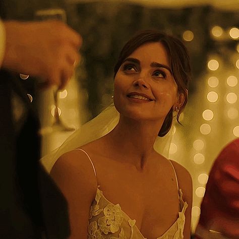 Jenna Coleman fan account Jenna Coleman Gif, Victoria Jenna Coleman, Oliver Jackson Cohen, Peter Maximoff, Square Face Hairstyles, Fifty Shades Movie, Clara Oswald, Jenna Louise Coleman, Invisible Man