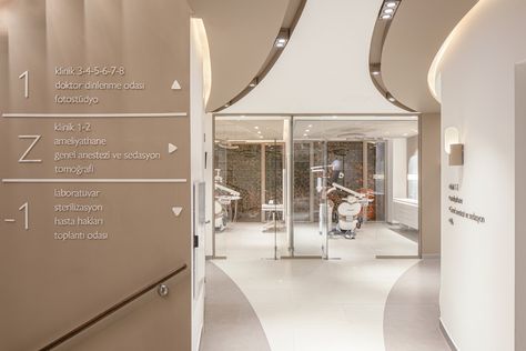 slasharchitects Procedure Room Design, Hospital Design Architecture Interior, Clinic Design Architecture Concept, Medical Clinic Architecture, Hospital Interior Design Concept, Dental Laboratory Design Interiors, Clinic Beauty, Dentist Office Design, Clinic Interior