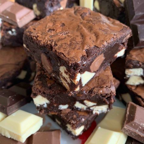 Easter Bakes, Biscoff Blondies, Brownie Gourmet, Triple Chocolate Brownies, Fudge Chocolate, Walnut Fudge, Walnut Brownies, Best Brownie Recipe, Cookie Rookie