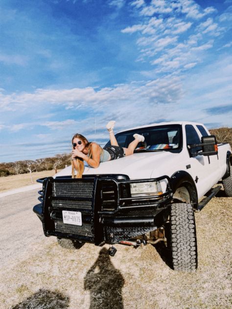 Car Shoot, Truck Pics, Truck Photo, Truck Girl, Custom Lifted Trucks, Dream Relationship, Beach Friends, Four Wheelers, Shoot Inspiration