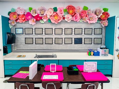 Classroom Paper Decorations, Flowers For Bulletin Board Diy, Bulletin Board With Flowers, Flower Garden Classroom Door, Flower Back To School Bulletin Board, Paper Flowers Classroom Decor, Floral Classroom Door Ideas, Flamingo Classroom Decorations, Kindergarten Work Display Wall