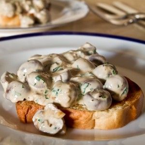 Baked Mushroom Recipes, Brioche Toast, Fancy Toast, Garlic Mushrooms Recipes, Toast Toppers, Mushroom Appetizers, Creamy Garlic Mushrooms, Mushroom Toast, Baked Mushrooms