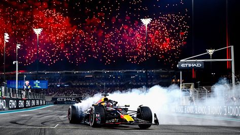 (1) Max Verstappen op X: 'This is the perfect way to end our extraordinary season 👏 I’m extremely grateful for all of the hard work that’s gone into this year by each and everyone of you involved @redbullracing & @HondaRacingGLB 🙌 To win 19 races in a season is just incredible 👏 It’s a privilege to be… https://t.co/vOkhVPyD0k' / X Abu Dhabi Grand Prix, Red Bull F1, Formula 1 Car Racing, Msc Cruises, Super Luxury Cars, Macbook Wallpaper, Red Bull Racing, Seaside Towns, Formula One