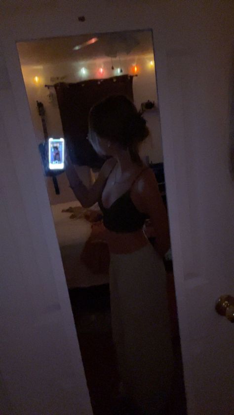 Purple aesthetic bralette top with white linen pants aesthetic mirror picture dark mirror picture lantern lights Brunette Body Mirror, Mirror Pics Brunette, Brunette Mirror Picture, Dark Mirror Pics, Mirror Body Pic, Snap Accounts, Full Body Mirror Pics, Linen Pants Aesthetic, Mirror Snaps