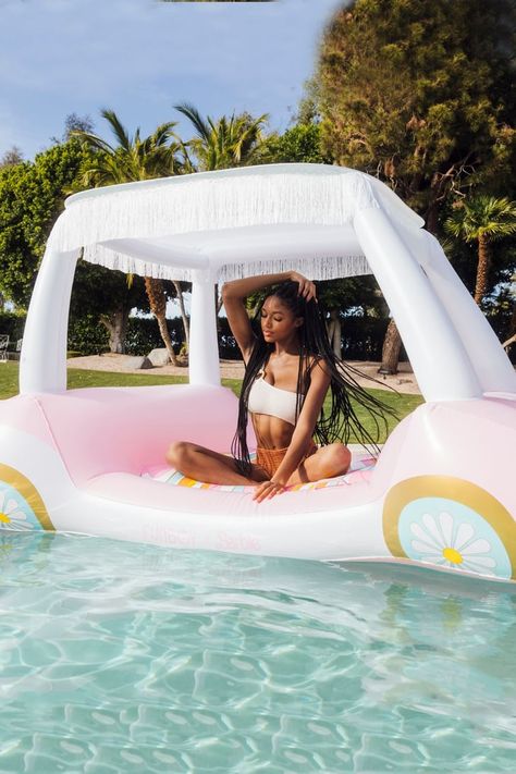 Cute Pool Floats, Summer Pool Floats, Bachelorette Pool Party, Cool Pool Floats, Dream Wishlist, Pool Floaties, Pool Rafts, Inflatable Pool Floats, Summer Pool Party