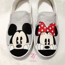 Disney Painted Shoes, Canvas Shoes Diy, Mickey Und Minnie, Mickey Shoes, Mickey Mouse Shoes, Shoes Painting, Shoes Disney, Custom Vans Shoes, Painted Shoes Diy