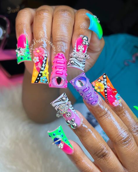 Nail Designs Dramatic, Exotic Duck Nails, Junk Nails, Weak Nails, Punk Nails, Hard Nails, Duck Nails, Drip Nails, Colored Acrylic Nails