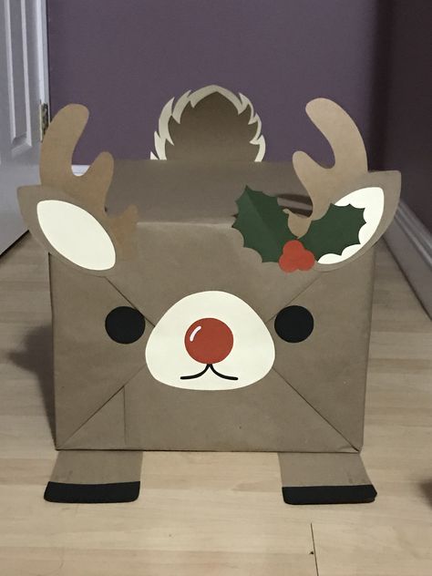 Reindeer Gift Wrapping Ideas, Reindeer Presents, Reindeer Presents Tower, Reindeer Wrapped Presents, Paperbag Reindeer Paper Bags, Reindeer Bags Brown Paper, Reindeer Christmas Present Boxes, Christmas Wrapping Ideas Creative, Reindeer Gifts