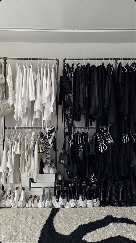 Wardrobe Rack Ideas, Lots Of Clothes Aesthetic, Black Wardrobe Aesthetic, Black Closet Ideas, Full Closet Aesthetic, Clothing Rack Bedroom Aesthetic, Black And White Closet, Clothes Rack Aesthetic, Black Wardrobe Closet