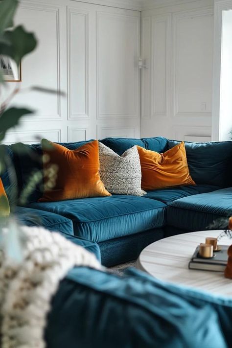 How To Arrange A Sectional Sofa In A Small Room: Space-Saving Tips Online Interior Design, Small Room, Pillows And Throws, Furniture Arrangement, Small Living Room, Small Living, Saving Tips, Small Space, Sofa Couch