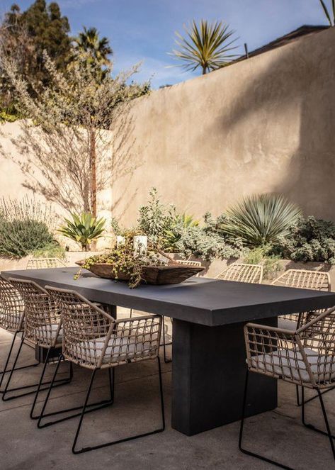 Courtyard Dining, Spanish Inspired Home, Moroccan Style Home, Concrete Outdoor Table, Rocky Barnes, Frame Cabin, Concrete Dining Table, Backyard Entertaining, Garden Deco