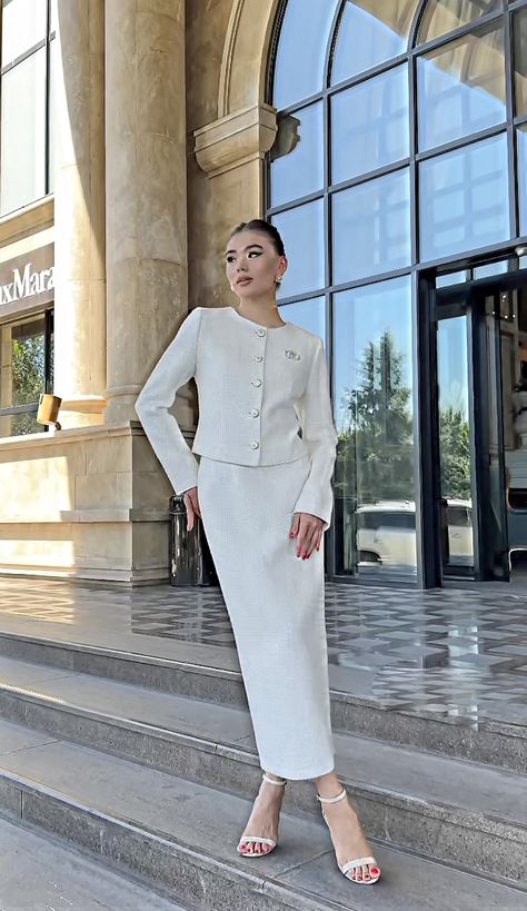 Cream Outfits For Women, Cream Outfits, Elegant Casual Dress, Elegant Outfits, Glowing Makeup, Wedding Suit, Elegant Casual, Old Money Style, Outfits For Women