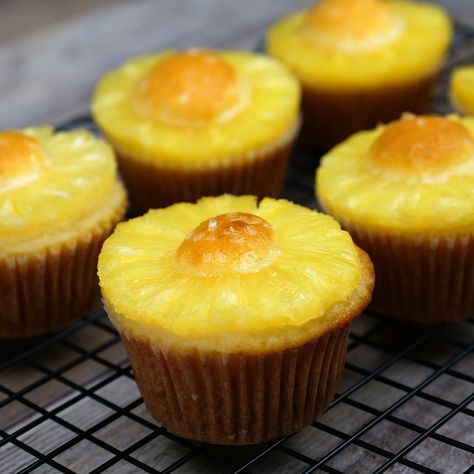 Vegan Pineapple Cupcakes, Gluten Free Cupcake Recipe, Vegan Vanilla Cupcakes, Moist Vanilla Cupcakes, Baking Vegan, Pineapple Cupcakes, Healthy Journey, Eggless Baking, Vegan Cupcakes