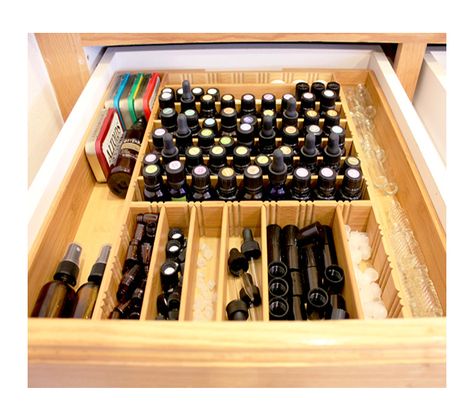 Organizing Your Essential Oils Organizing Drawers, Organizing House, Essential Oils Organization, Laundry Makeover, Storage Ideas Diy, Doterra Oil, Essential Oils 101, Yl Oils, Oil Remedies