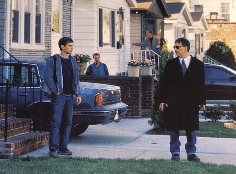 Daily Raimi Spider-Man! on Twitter: "Spider-Man (2002) Sam Raimi and Tobey Maguire at the Parker residence… " Spider Man 2002, Sam Raimi, Tobey Maguire, Peter Parker, Marvel Comics, Spiderman, Marvel, Comics, On Twitter