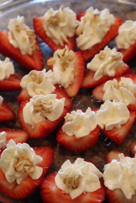 Cheesecake Deviled Strawberries » Heritage Heat Deviled Strawberries Recipe, Whipped Cheesecake, Deviled Strawberries, Katie Lee Biegel, Strawberry Cheesecake Bites, Strawberry Topping, Food Appetizers, Cheesecake Filling, Delicious Cream