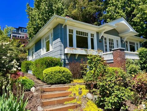 Washington State House Aesthetic, Houses In Washington State, Washington State Aesthetic Houses, Lake Washington Seattle, Washington State Houses, Houses In Washington, Washington Aesthetic, Washington Houses, Forks Washington