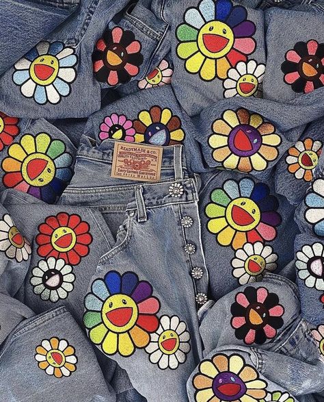 Smiling Flower, Murakami Flower, Flower Jeans, Takashi Murakami, Happy Flowers, Flower Motif, Flower Tops, Link Up, Button Flowers